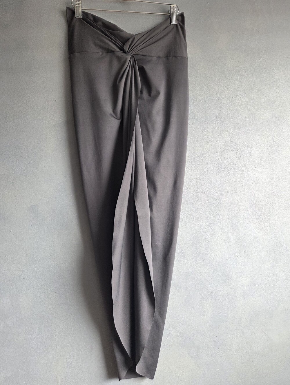 SKIMS WOMENS GUNMETAL SIGNATURE LONG SARONG, US, M